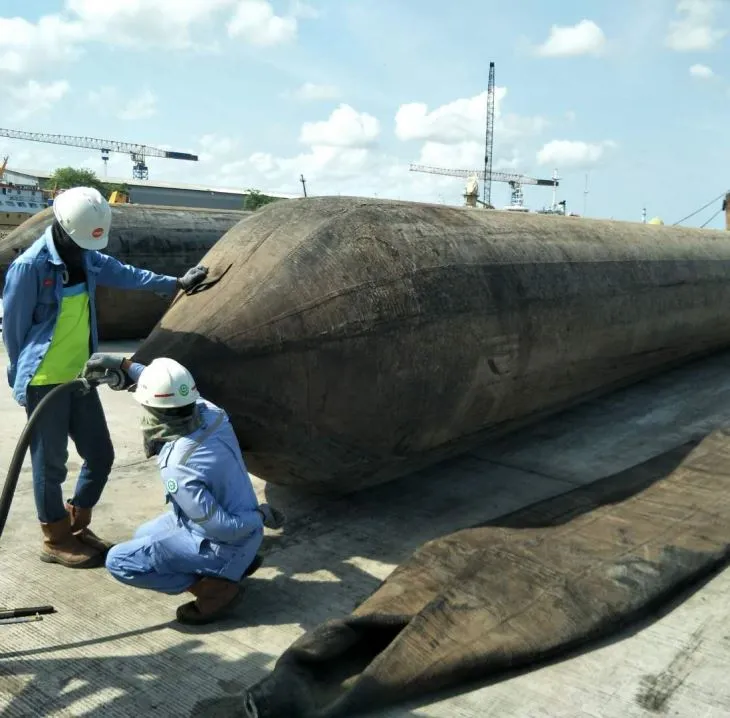 Lansio Balwnau Llongau