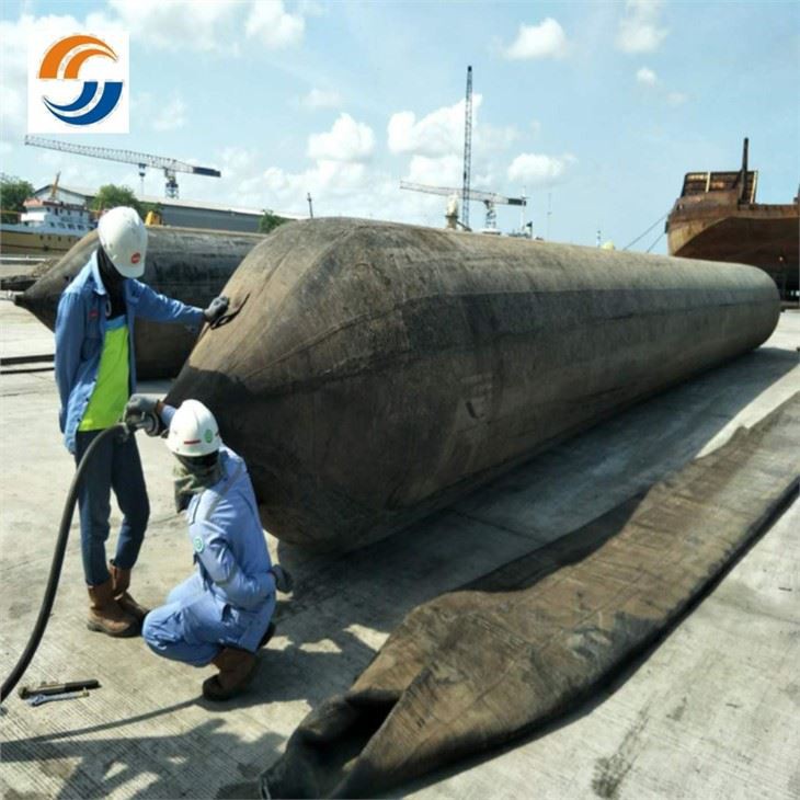 Bag Awyr Lansio Llongau Yn Iard Longau